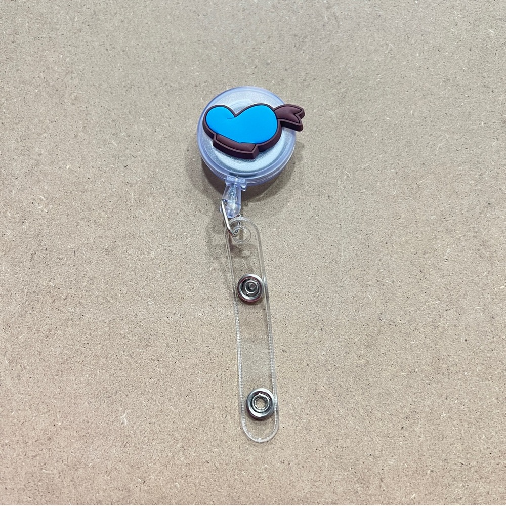 Disney Retractable Badge Holder / Donald Duck Hat